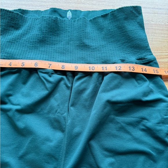 NWOT Free People Good Karma Shorts Size: XL - Picture 4 of 6